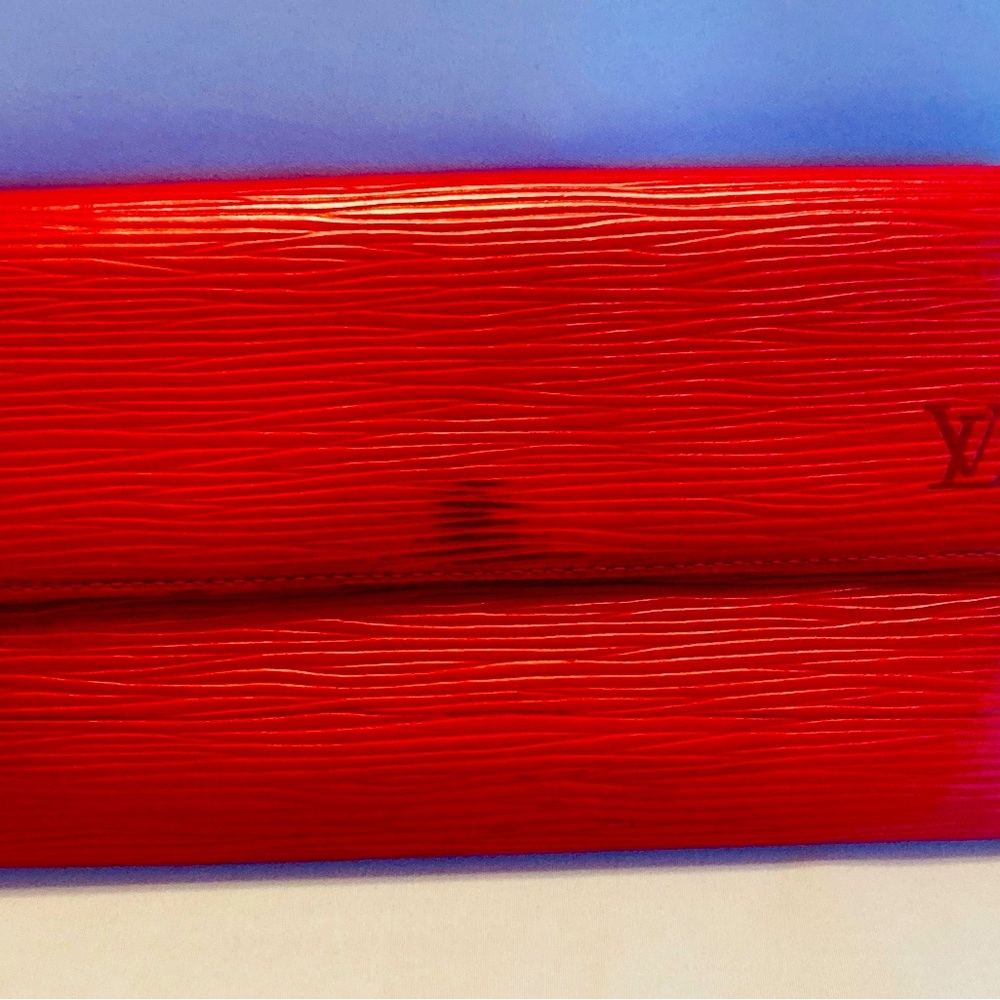 LV epi Sarah Wallet with LV dust bag